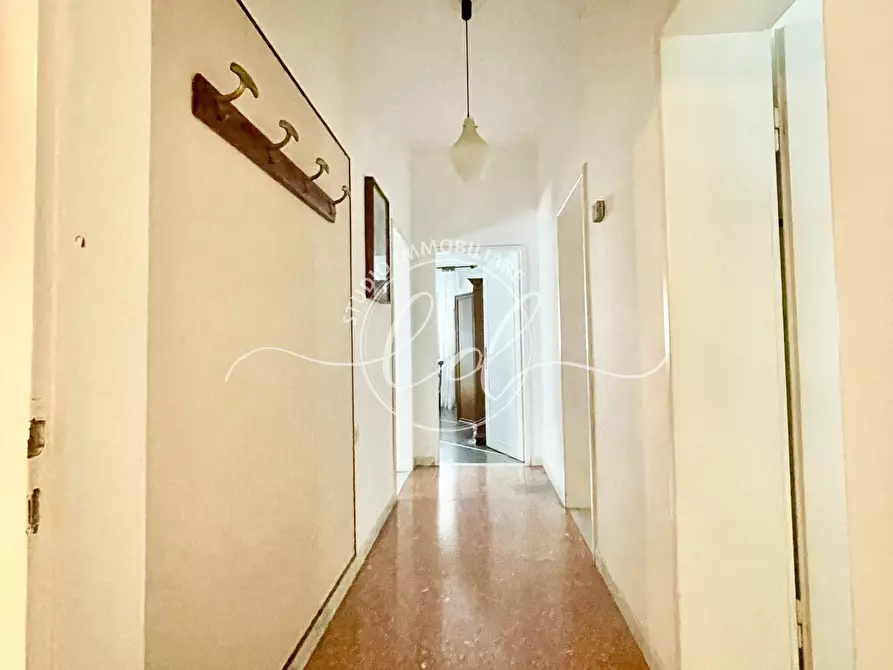 Immagine 21 di Quadrilocale in affitto  a Montignoso