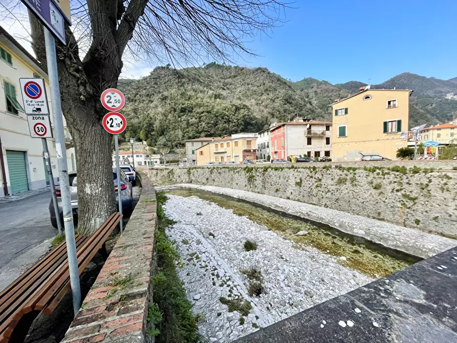 Immagine 43 di Quadrilocale in vendita  a Seravezza