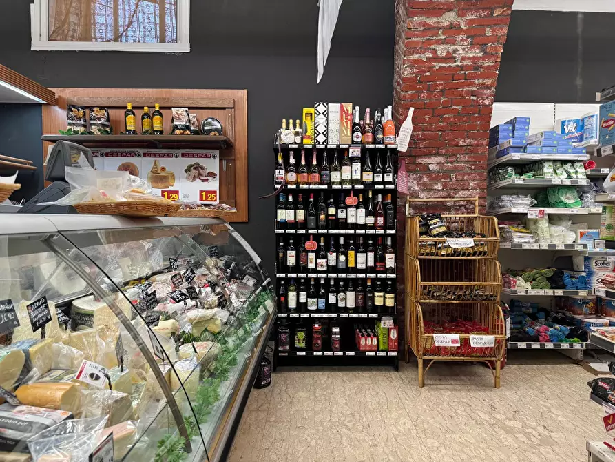 Immagine 8 di Locale commerciale in vendita  in Borgo S. Francesco D'Assis 28 a Anagni