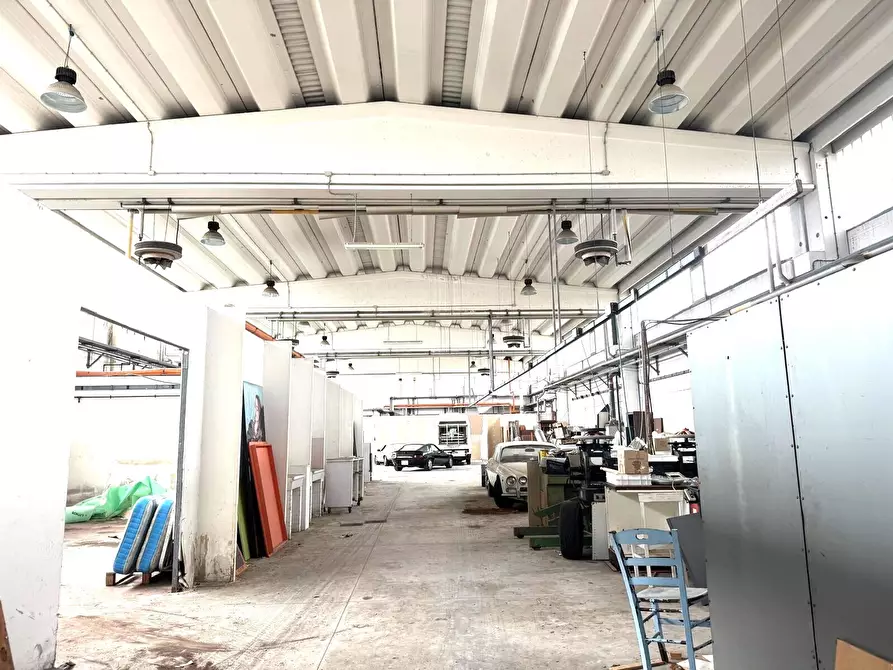 Immagine 4 di Attività artigianale in vendita  in Via ASI 7 15 a Ferentino