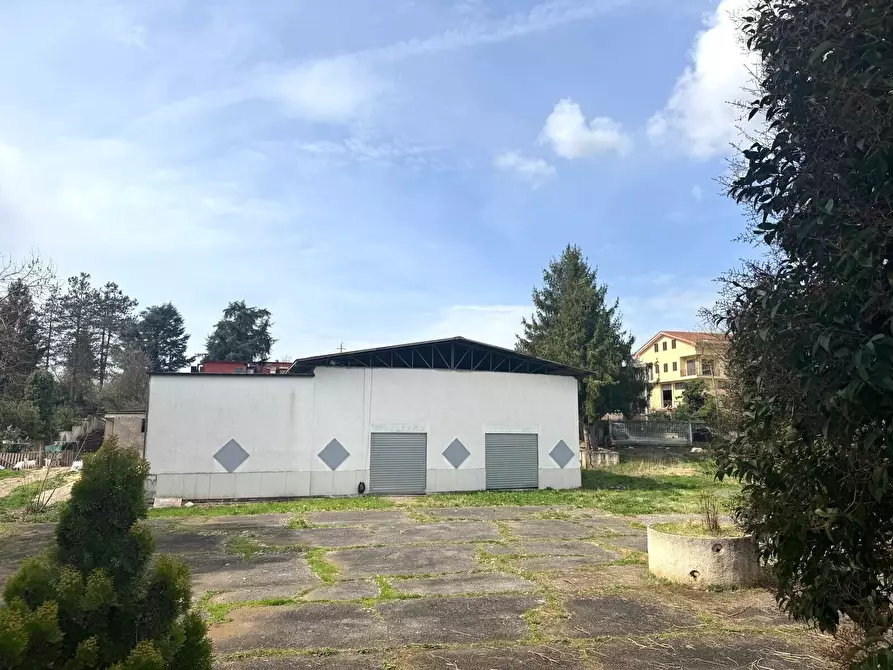 Immagine 5 di Locale commerciale in vendita  in Via Guglielmo Milana a Olevano Romano