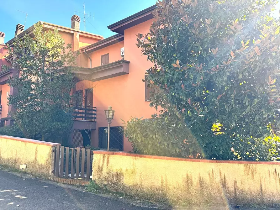 Immagine 27 di Villa in vendita  in Via per Frosinone a Ceccano