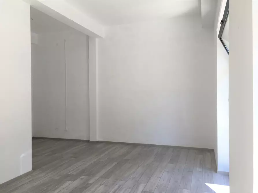 Immagine 5 di Locale commerciale in affitto  in Via della Peschiera a Anagni