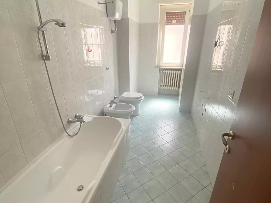 Immagine 9 di Quadrilocale in vendita  in Viale Gabriele D'Annunzio 6 a Montesilvano