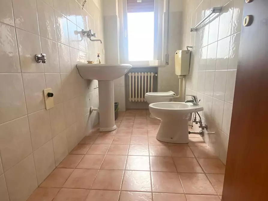 Immagine 13 di Quadrilocale in vendita  in Viale Gabriele D'Annunzio 6 a Montesilvano