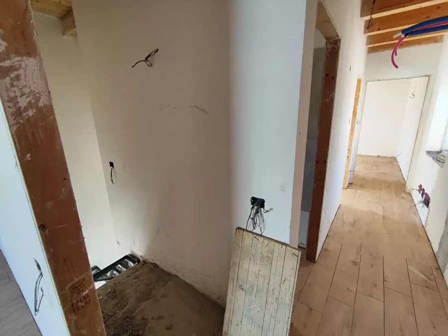 Immagine 14 di Villa in vendita  in via colleferro 64 a Guidonia Montecelio