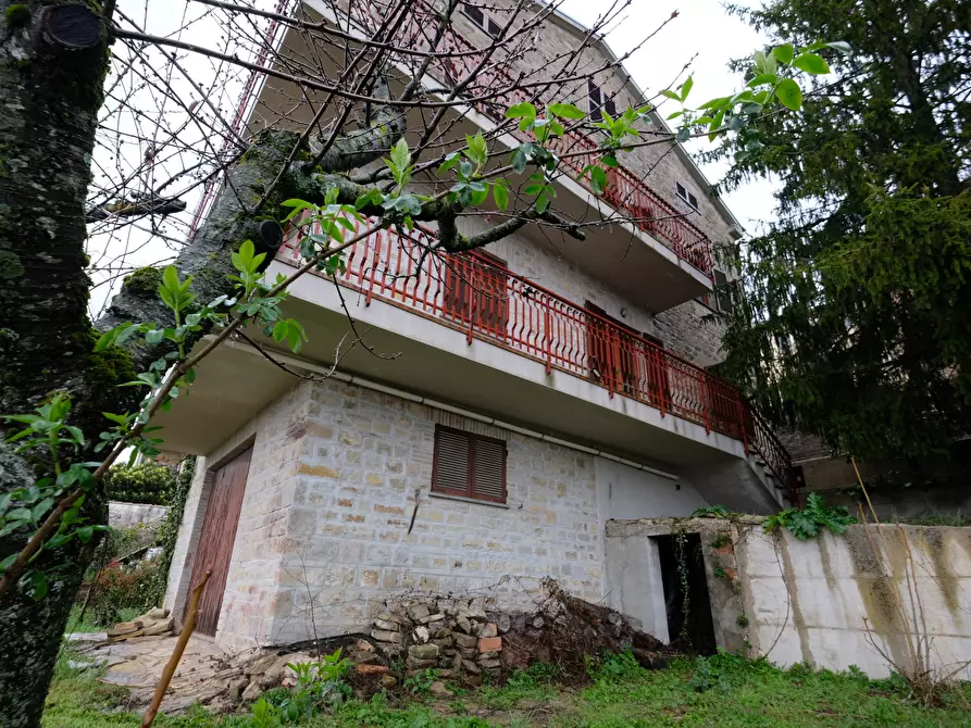 Immagine 3 di Palazzo in vendita  in Via Mattia Capponi 46 a Cupramontana