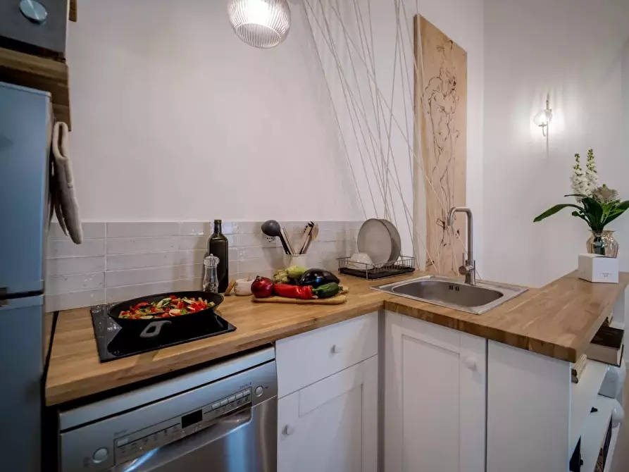 Immagine 13 di Trilocale in vendita  in Via delle Grazie 14 a Siracusa