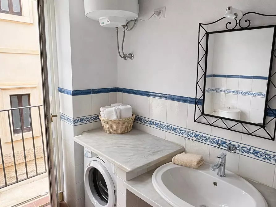 Immagine 13 di Appartamento in affitto  in VIA LARGA 24 a Siracusa