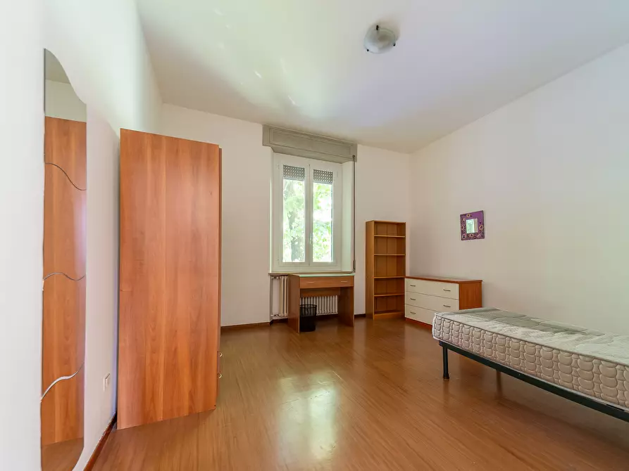 Immagine 25 di Pentalocale in vendita  in Viale Osacca 4 a Parma
