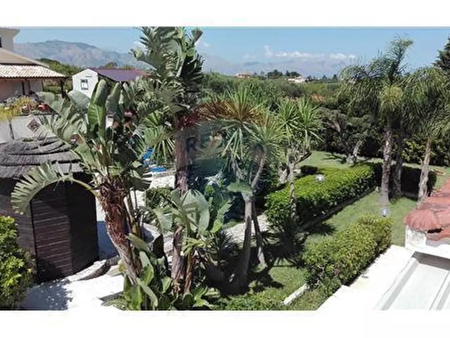 Immagine 3 di Villa in vendita  a Partinico