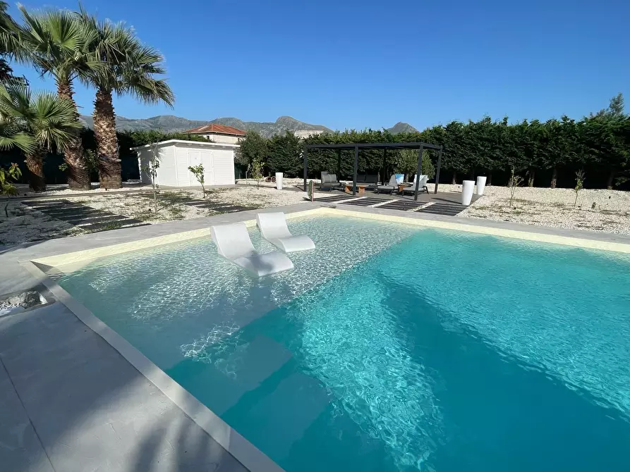 Immagine 51 di Villa in vendita  a Partinico