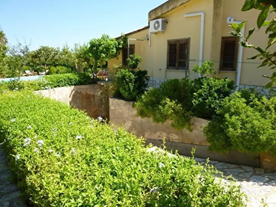 Immagine 8 di Villa in vendita  a Castellammare Del Golfo