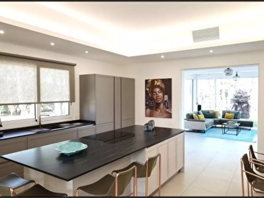 Immagine 10 di Villa in vendita  a Partinico