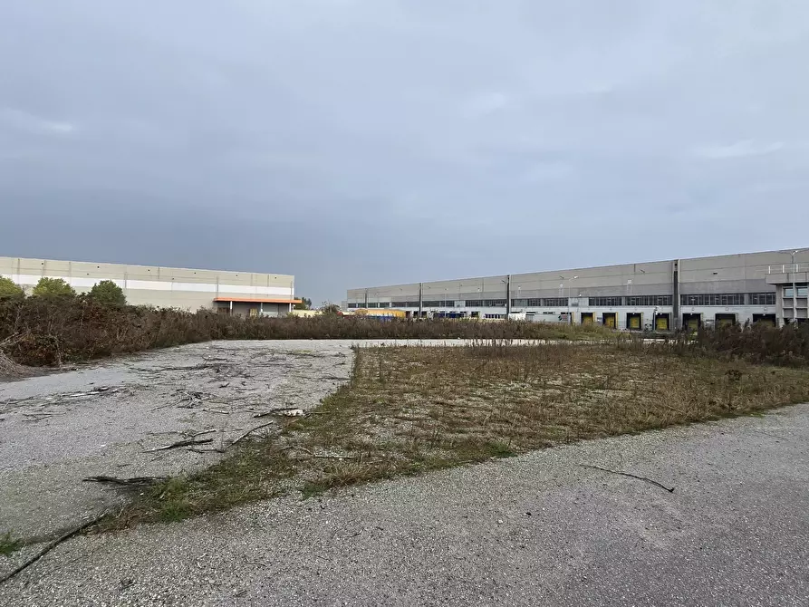 Immagine 7 di Terreno industriale in vendita  in SP234 8 a Ospedaletto Lodigiano