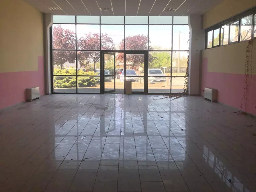 Immagine 4 di Laboratorio in vendita  in Corso Torino 116 a Vigevano