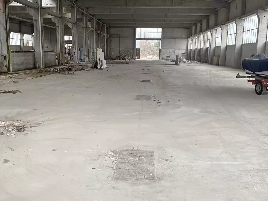 Immagine 18 di Capannone industriale in affitto  in strada Provinciale 26 20 a San Martino In Strada