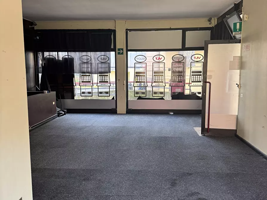 Immagine 2 di Locale commerciale in vendita  in Via Defendente Lodi 33 a Lodi
