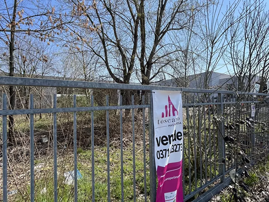 Immagine 14 di Capannone industriale in vendita  in Via Pietro Buscaglia 8 a Vigevano