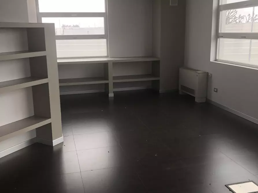 Immagine 2 di Ufficio in vendita  in Via Giovanni Paolo II 11 a Vigevano