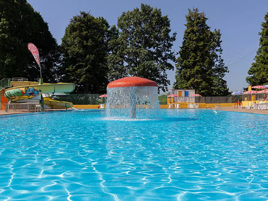 Immagine 7 di Attività commerciale in vendita  in Via del Laghetto 6 a Limbiate