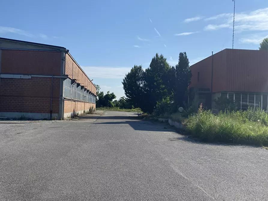 Immagine 16 di Capannone industriale in affitto  in strada Provinciale 26 20 a San Martino In Strada
