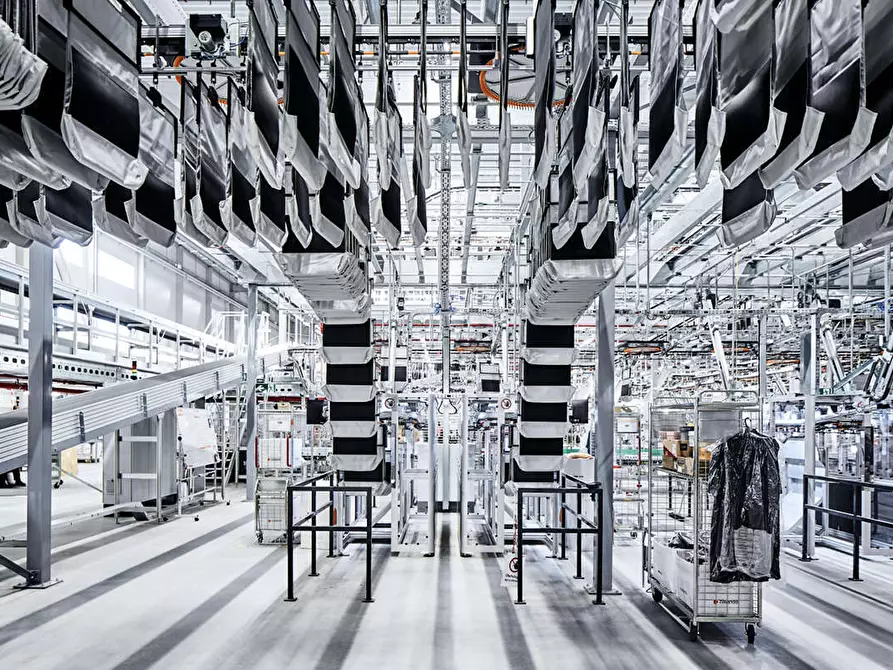 Immagine 3 di Capannone industriale in affitto  a Milano