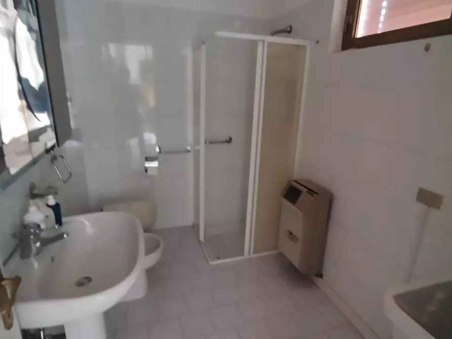 Immagine 9 di Casa indipendente in vendita  in VIA GIOVANNI CADOLINI 48 a Rivarolo Del Re Ed Uniti