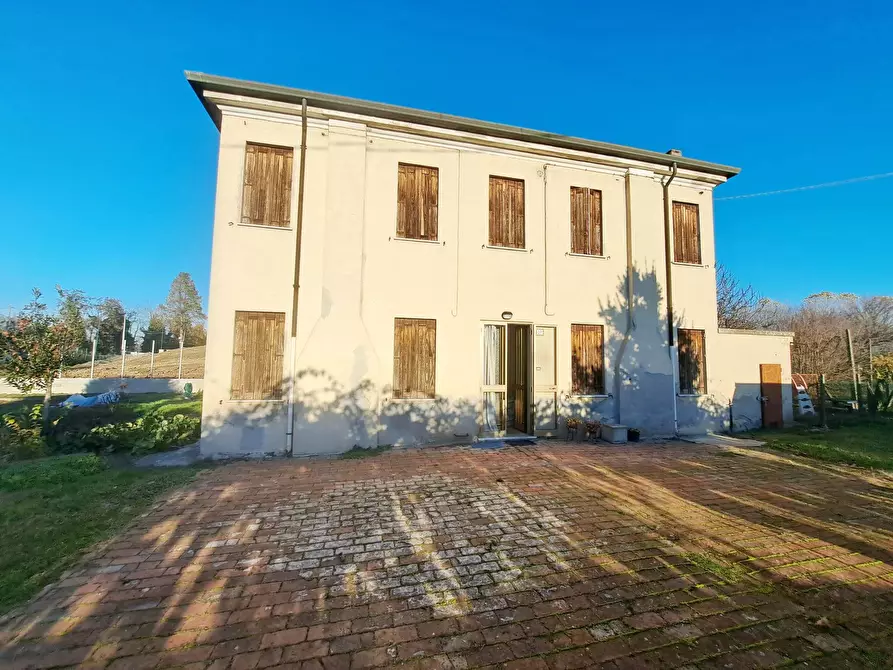 Immagine 2 di Rustico / casale in vendita  in Via Martiri di Belfiore 52 a Rovigo