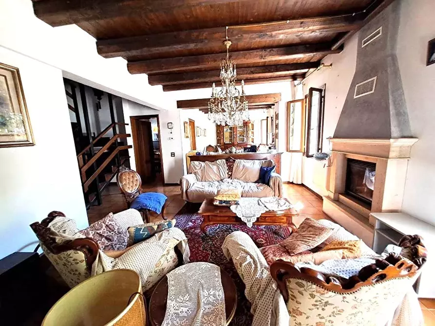 Immagine 5 di Porzione di casa in vendita  a Rovigo