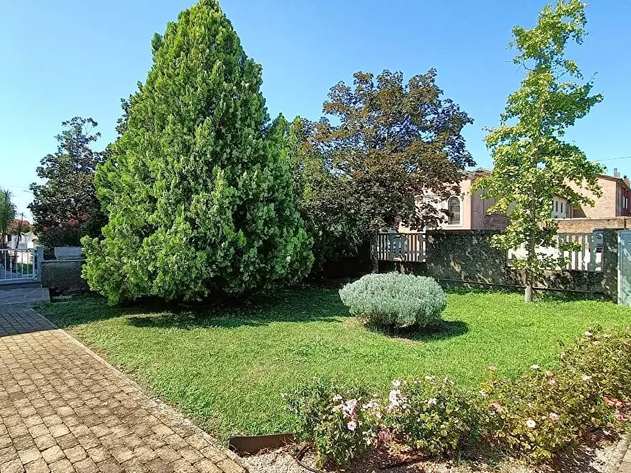 Immagine 4 di Porzione di casa in vendita  a San Martino Di Venezze