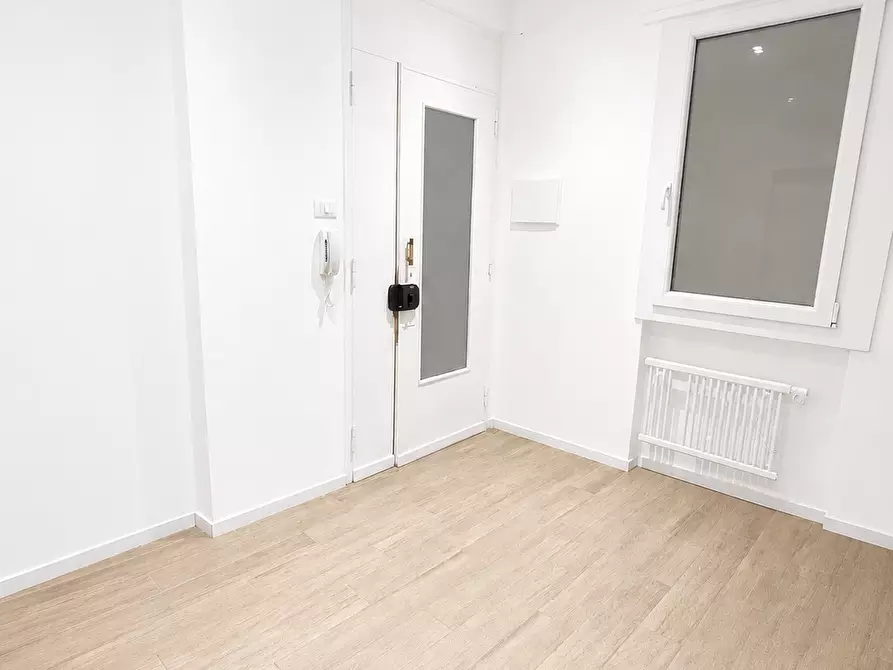 Immagine 2 di Appartamento in vendita  a Rovigo