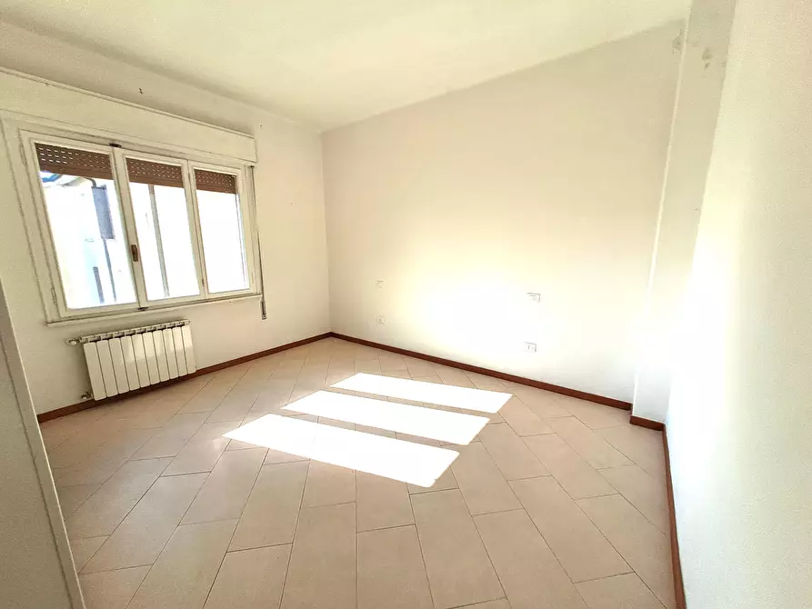 Immagine 9 di Ufficio in vendita  a Rovigo