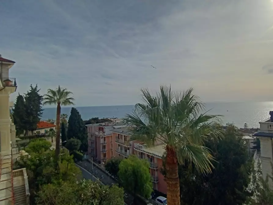 Immagine 1 di Quadrilocale in vendita  a San Remo