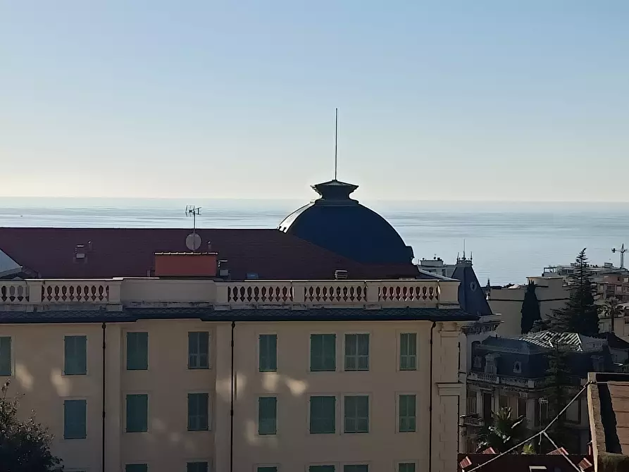 Immagine 11 di Quadrilocale in vendita  a San Remo