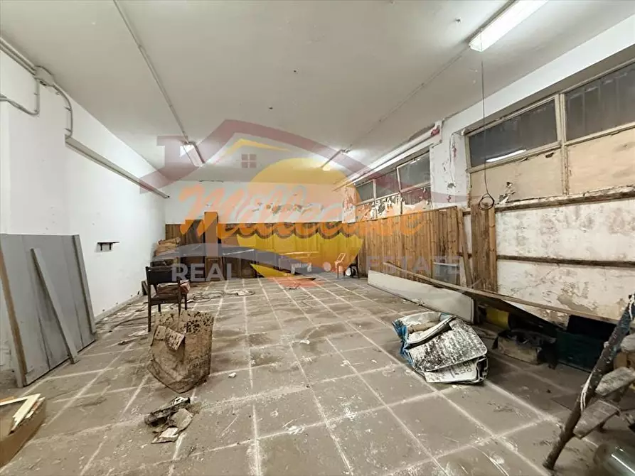 Immagine 27 di Locale commerciale in vendita  in Viale Zecchino a Siracusa