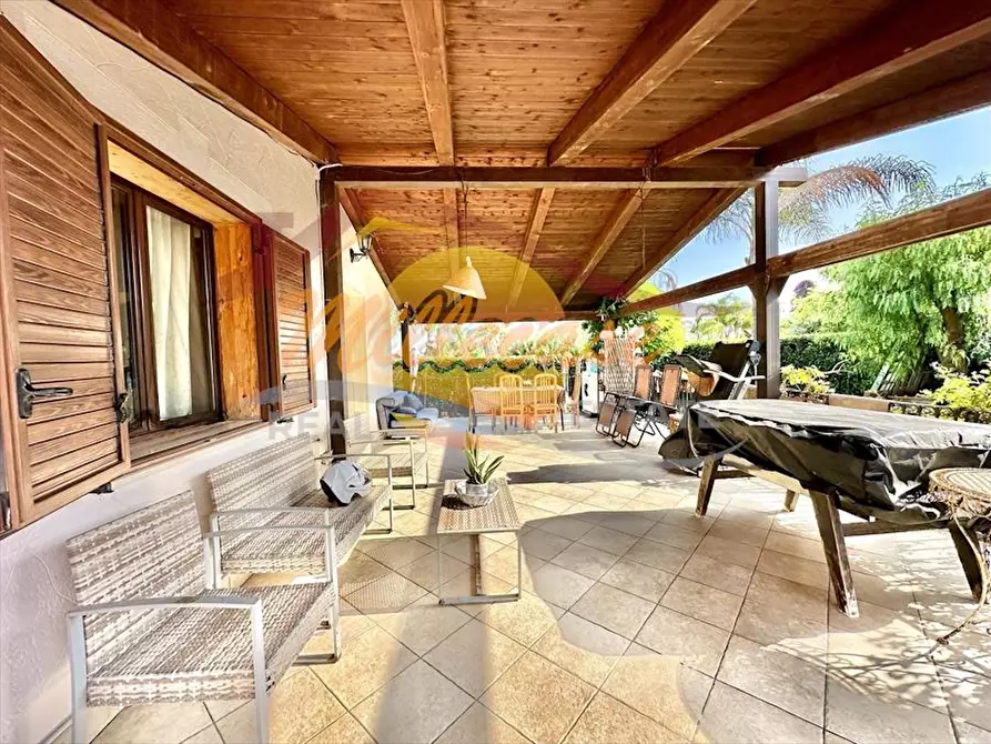 Immagine 12 di Villa in vendita  in Via Priamo a Siracusa