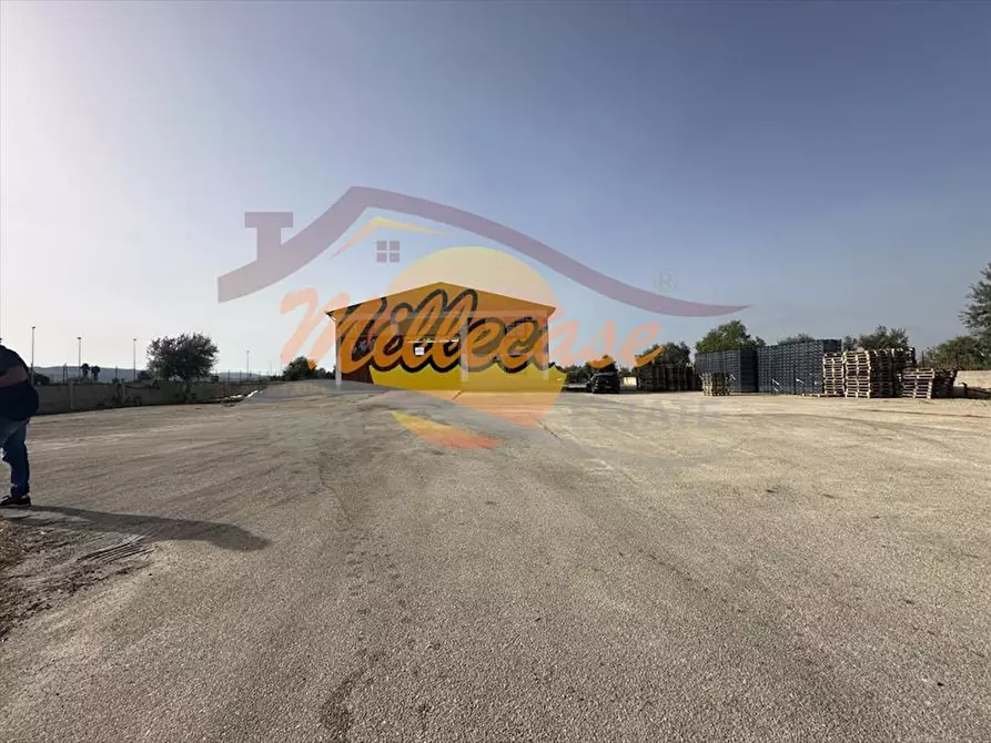 Immagine 13 di Attività artigianale in vendita  in Via Elorina a Siracusa