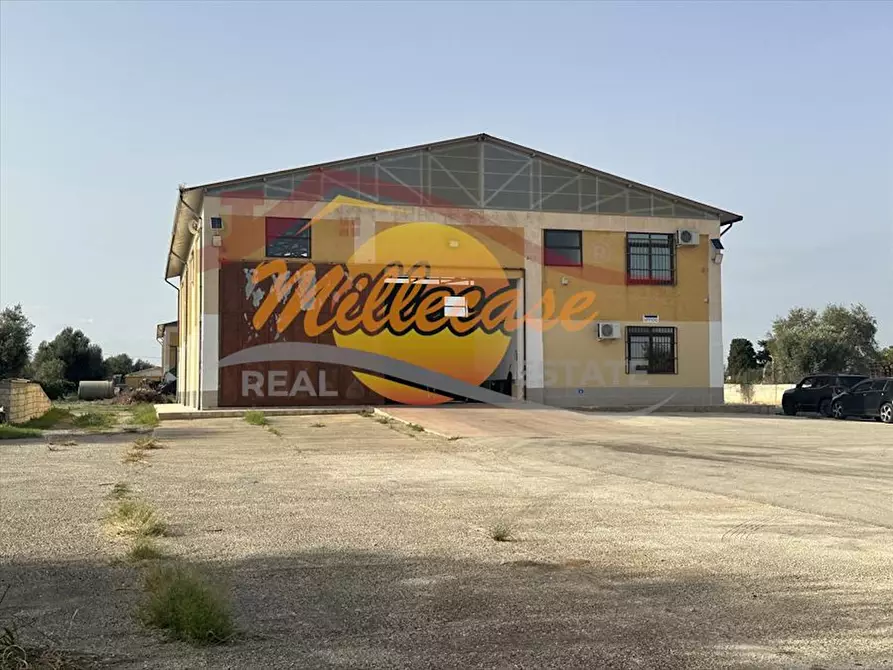 Immagine 11 di Attività artigianale in vendita  in Via Elorina a Siracusa