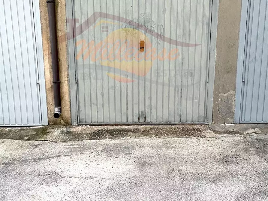 Immagine 1 di Garage in vendita  in VIA SICILIA a Siracusa