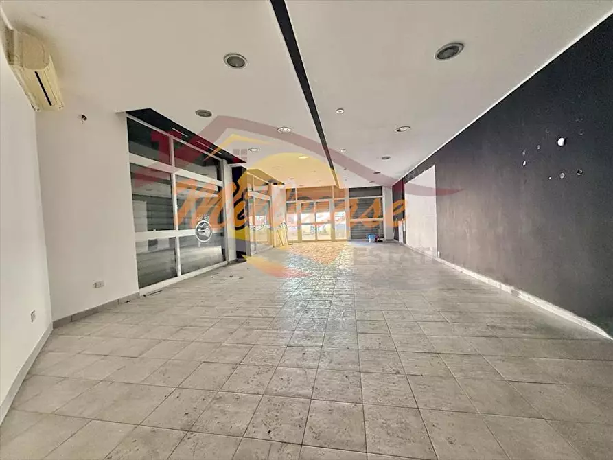 Immagine 15 di Locale commerciale in vendita  in Viale Zecchino a Siracusa