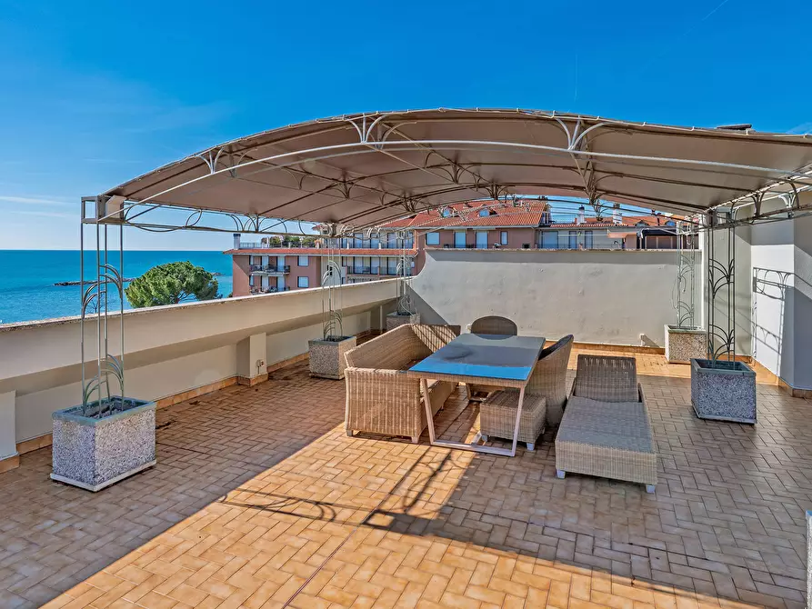 Immagine 1 di Attico in vendita  in Viale Europa 5 a San Bartolomeo Al Mare