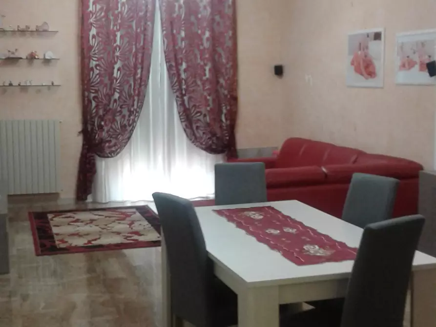 Immagine 2 di Pentalocale in vendita  in Via Luigi Settembrini a Lamezia Terme