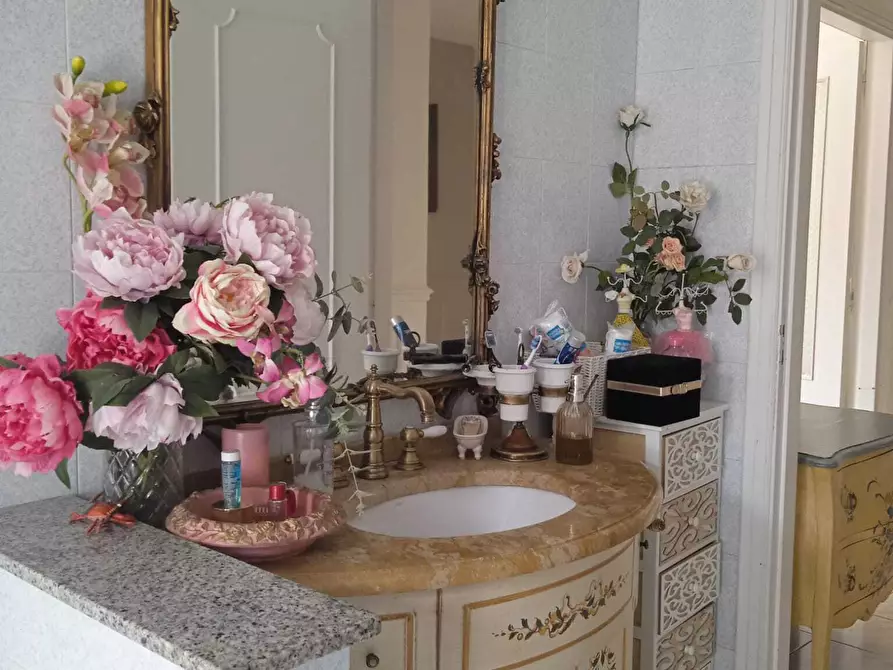 Immagine 41 di Pentalocale in vendita  in Via Antonio d' Ippolito a Lamezia Terme