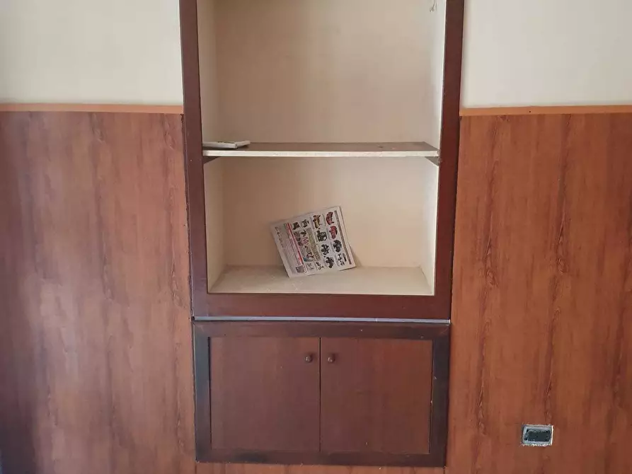 Immagine 4 di Locale commerciale in vendita  in Piazza Ardito Pietro 32 a Lamezia Terme