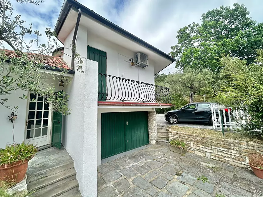 Immagine 17 di Casa indipendente in vendita  a Castelnuovo Magra