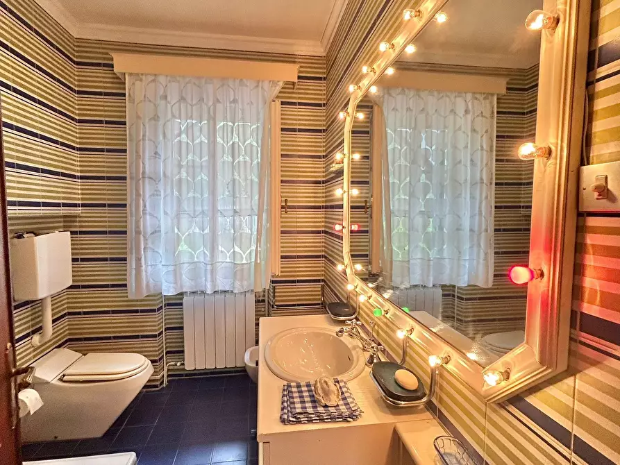 Immagine 9 di Casa indipendente in vendita  a Castelnuovo Magra