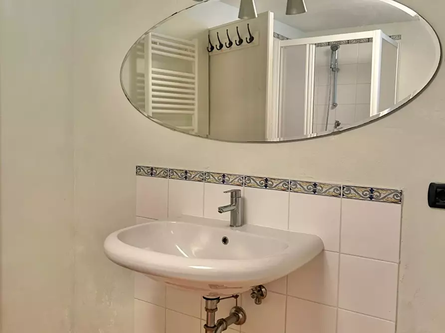 Immagine 40 di Casa indipendente in vendita  a Sarzana