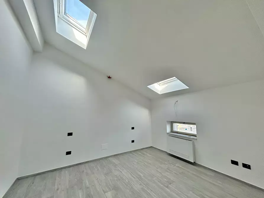 Immagine 2 di Attico in vendita  a Sarzana