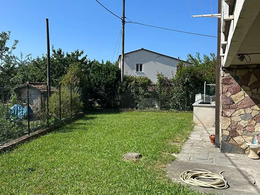 Immagine 5 di Quadrilocale in vendita  a Sarzana